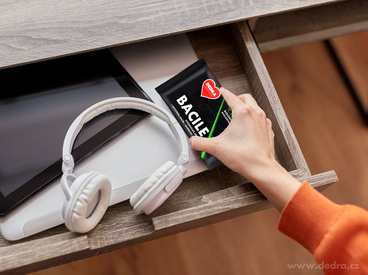 2+1 ZDARMA | Hygienick├ę vlh─Źen├ę ubrousky s bambusov├Żm uhl├şm & Aloe Vera | BACILEX┬« - obr├ízek 4 | Vychyt├ívky na cesty | Grand M├│da