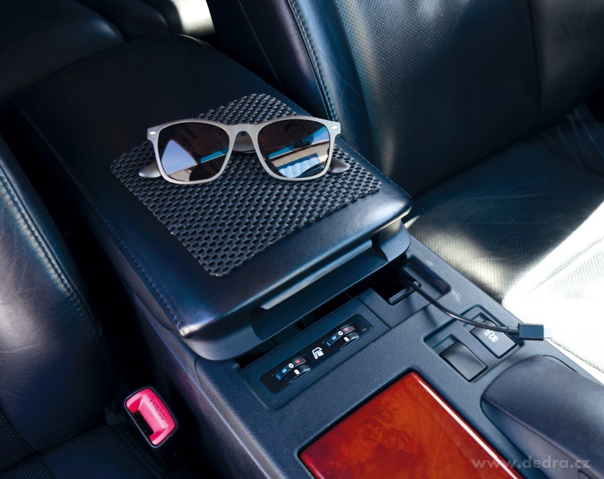 DRIVE, 2 ks NESKLOUZÁVÁTKO do auta, protiskluzová podložka 22 × 19 cm – náhled 6 | Grand Móda