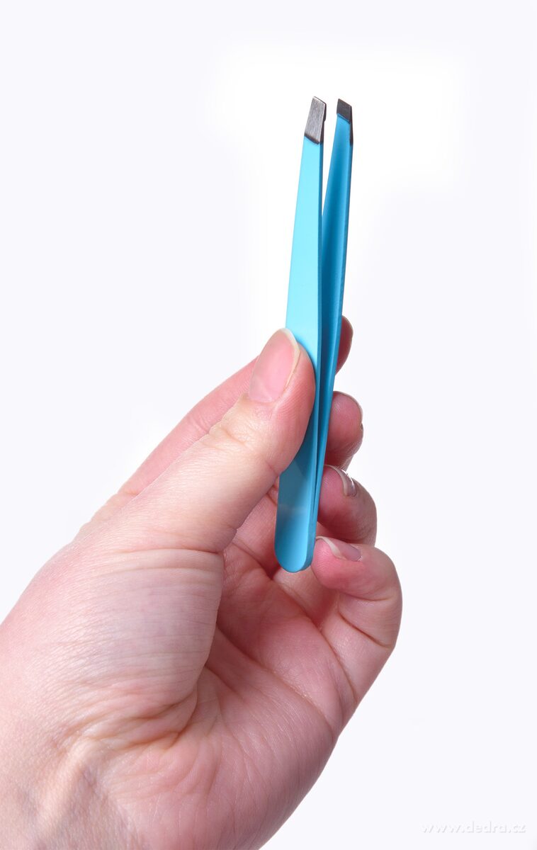 BEAUTY, šikmá pinzeta, nerezová ocel, precizní úprava obočí, modrá – náhled 5 | Grand Móda