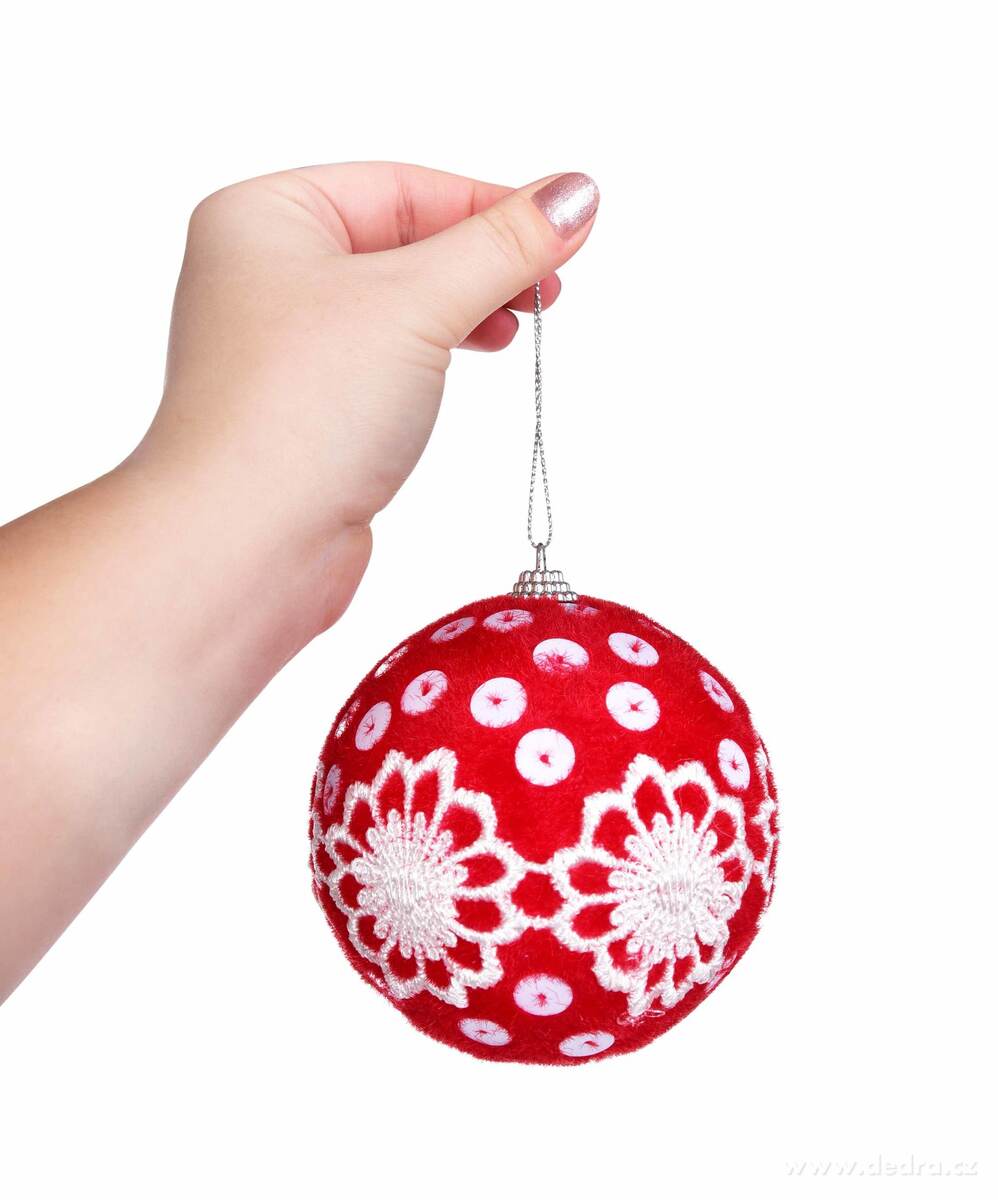 1 ks červená koule s bílou výšivkou, průměr 8, 5 cm – náhled 4 | Grand Móda
