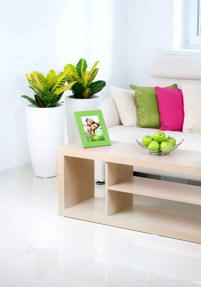 Dřevěný fotorámeček, hráškově zelený – náhled 5 | Grand Móda