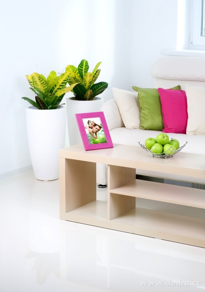 Dřevěný fotorámeček, fuchsiový – náhled 3 | Grand Móda