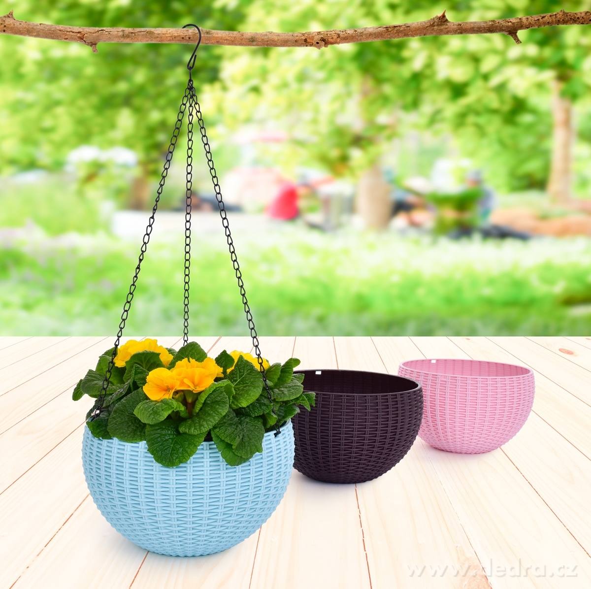 ZÁVĚSNÝ SAMOZAVLAŽOVACÍ KVĚTINÁČ – náhled 3 | Grand Móda