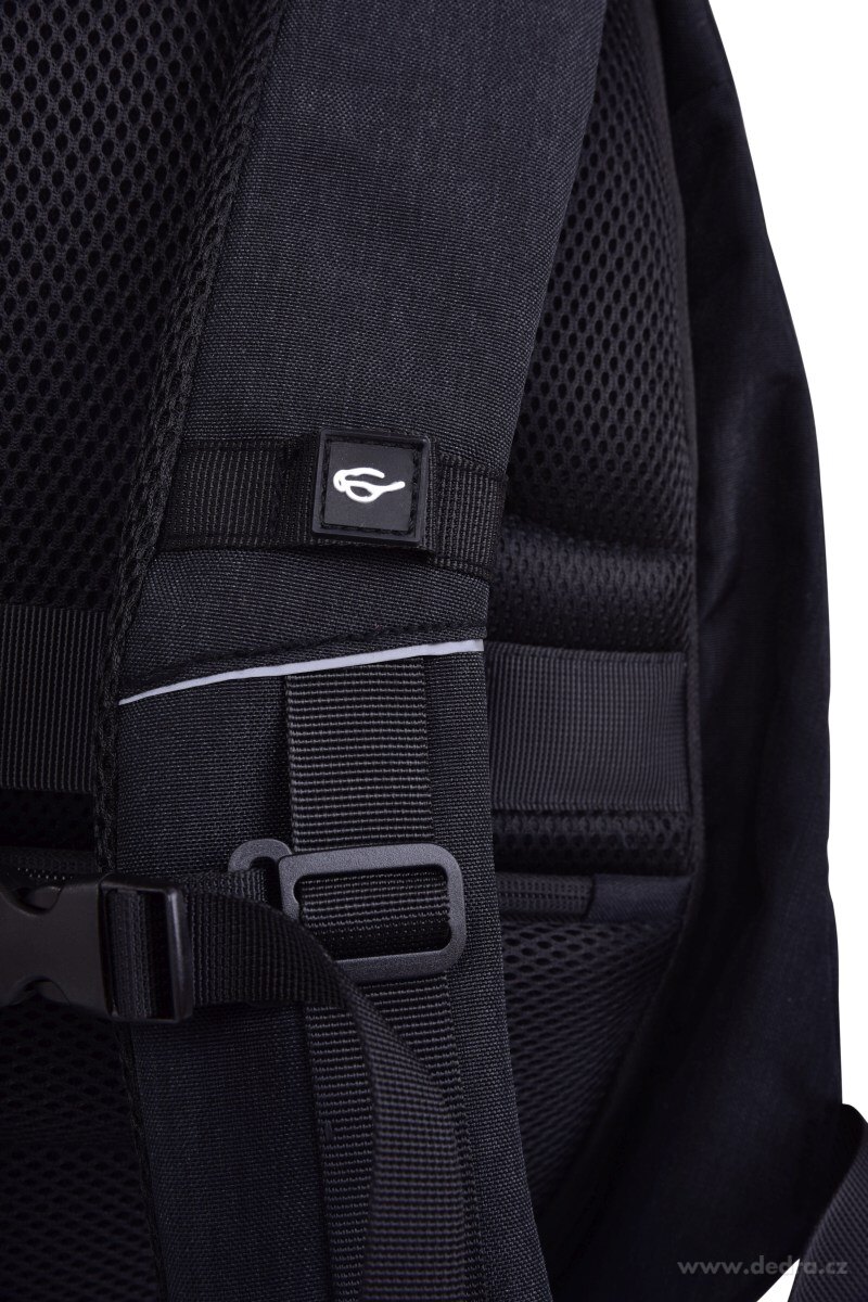 Bezpečný batoh XXL TURTLE s USB připojením a výstupem na sluchátka – náhled 4 | Grand Móda