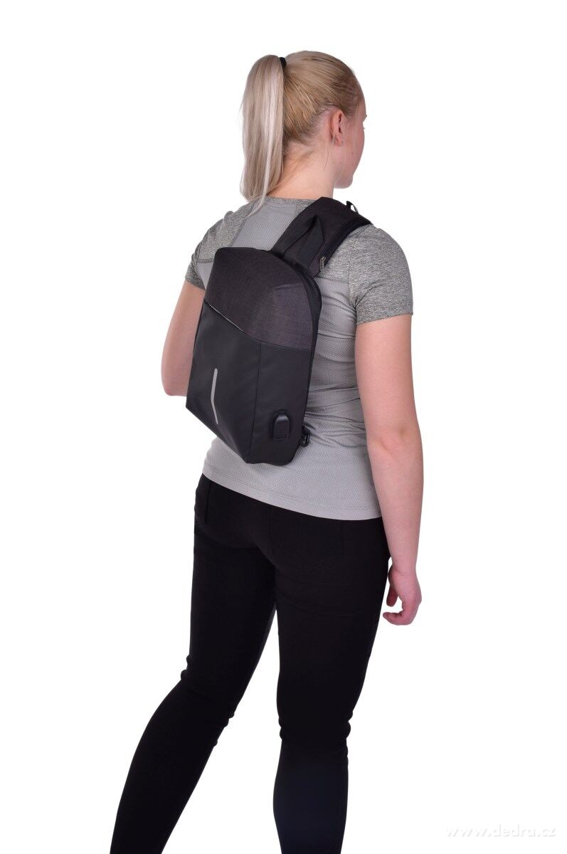 Pevný křížový batoh CITY&WALKING, s USB připojením – náhled 3 | Grand Móda