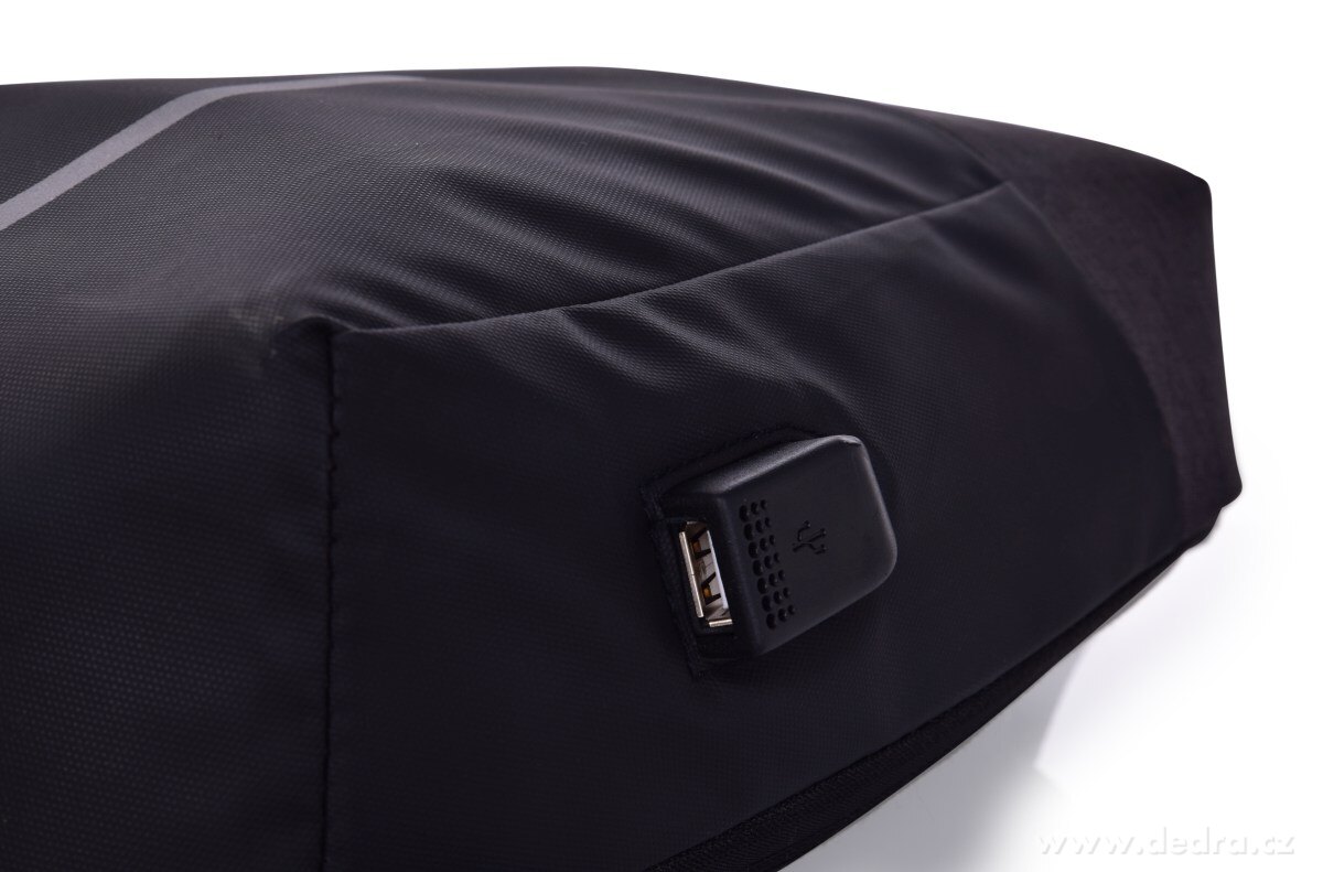 Pevný křížový batoh CITY&WALKING, s USB připojením – náhled 6 | Grand Móda