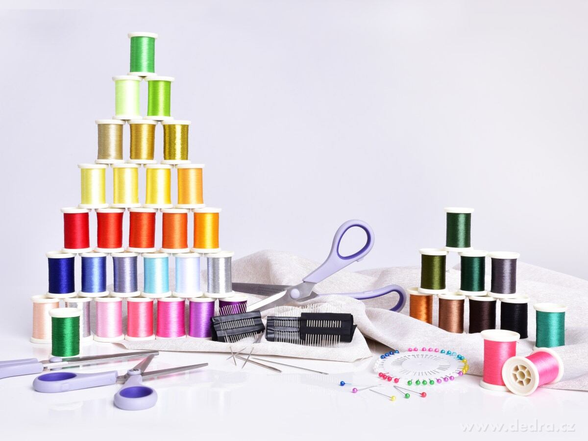 40 ks sada barevných nití pro ruční i strojové šití a vyšívání – náhled 3 | Grand Móda