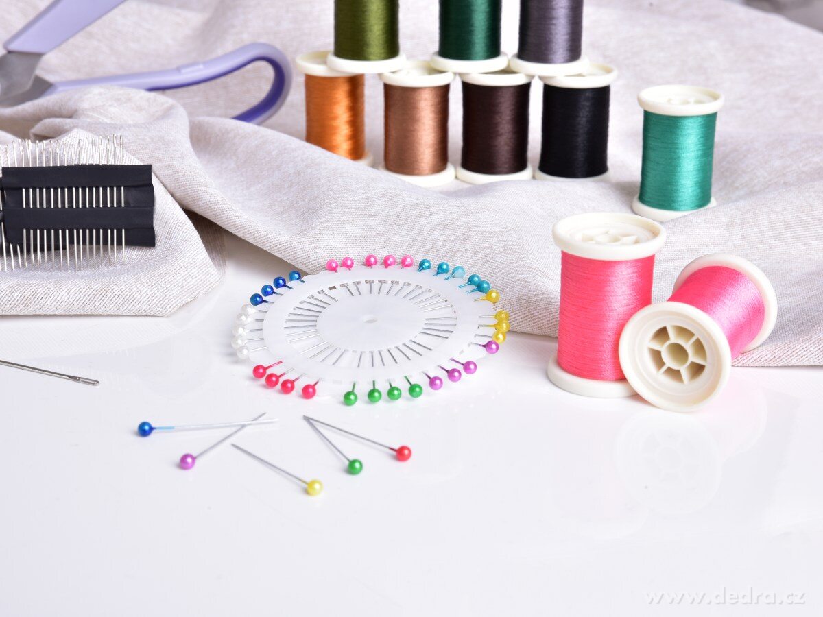 CREATIVE, 40 ks špendlíky s barevnou hlavičkou, délka 3, 5 cm, v praktickém pouzdře – náhled 3 | Grand Móda