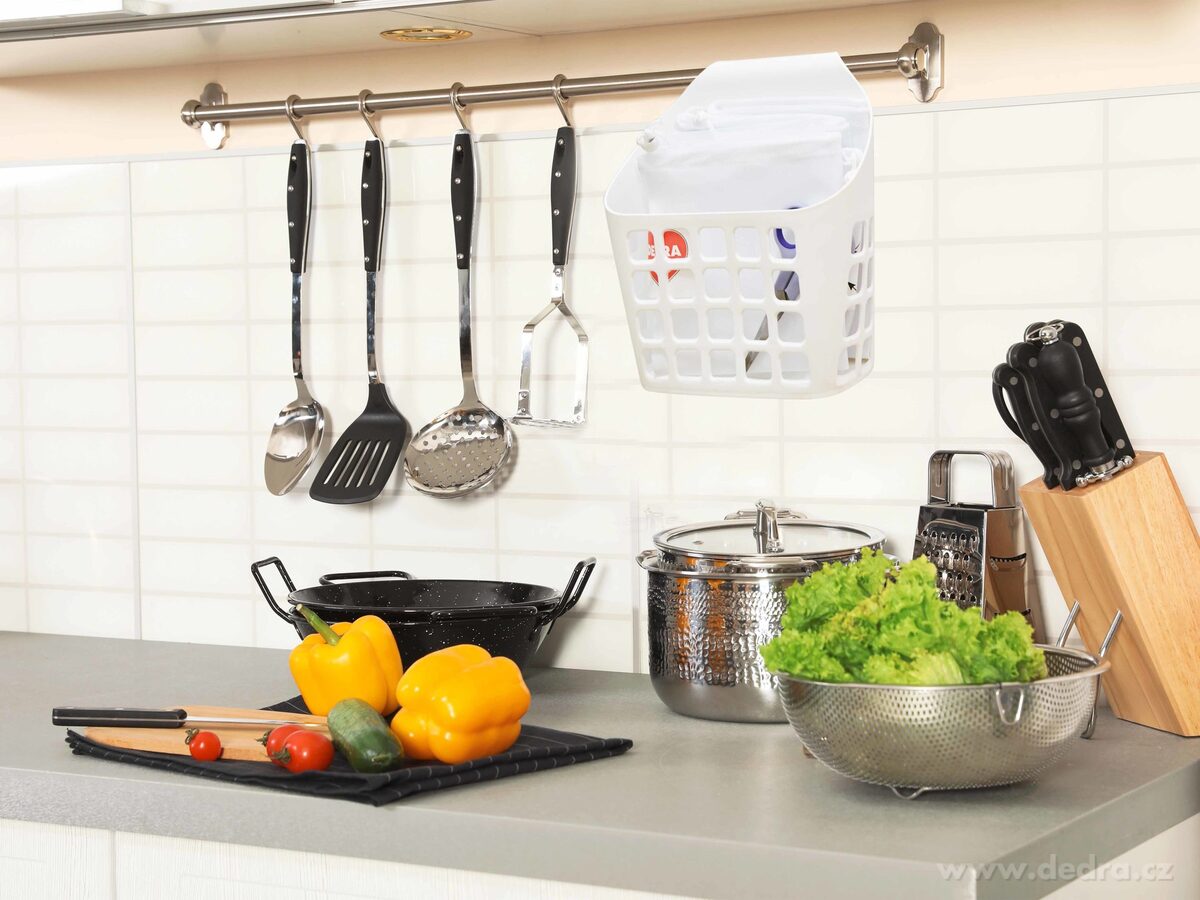 PRAKTIK, závěsný koš s přísavkami, 24 cm, odolný plast – náhled 3 | Grand Móda