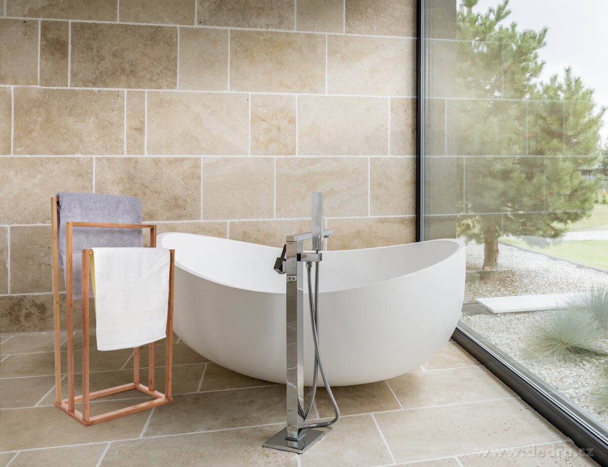 GoEco®, bambusový němý sluha – stojan na ručníky a oblečení, 3 ramena, výška 82 cm – náhled 3 | Grand Móda