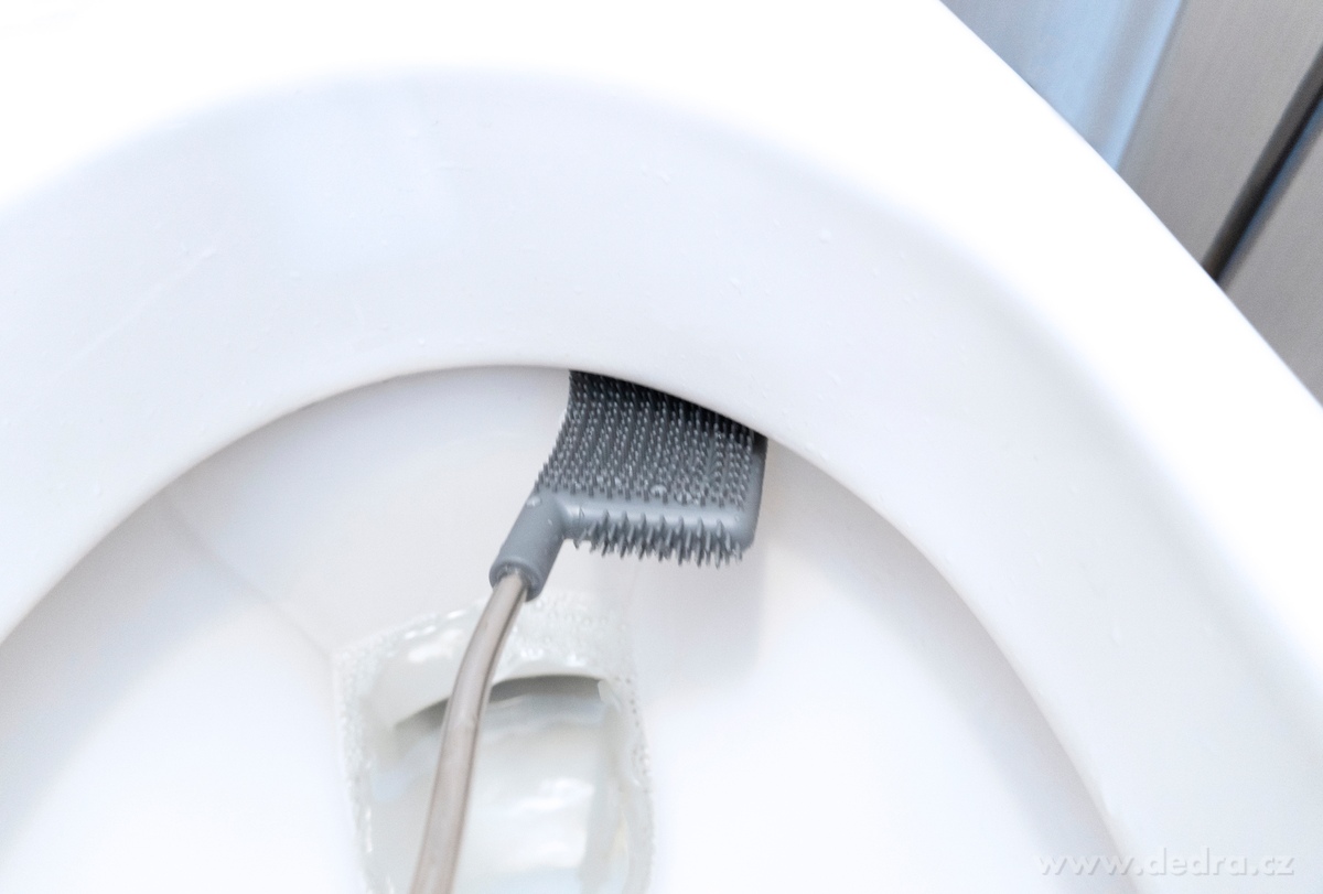 Plochá a pružná "doživotní" WC štětka, snadno omyvatelná, silikon, GoEco® – náhled 4 | Grand Móda