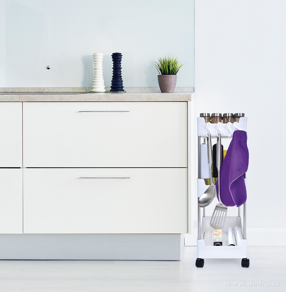 Pojízdný regál SLIM STEEL 21 cm do úzkých prostor, 3 patrový – náhled 3 | Grand Móda