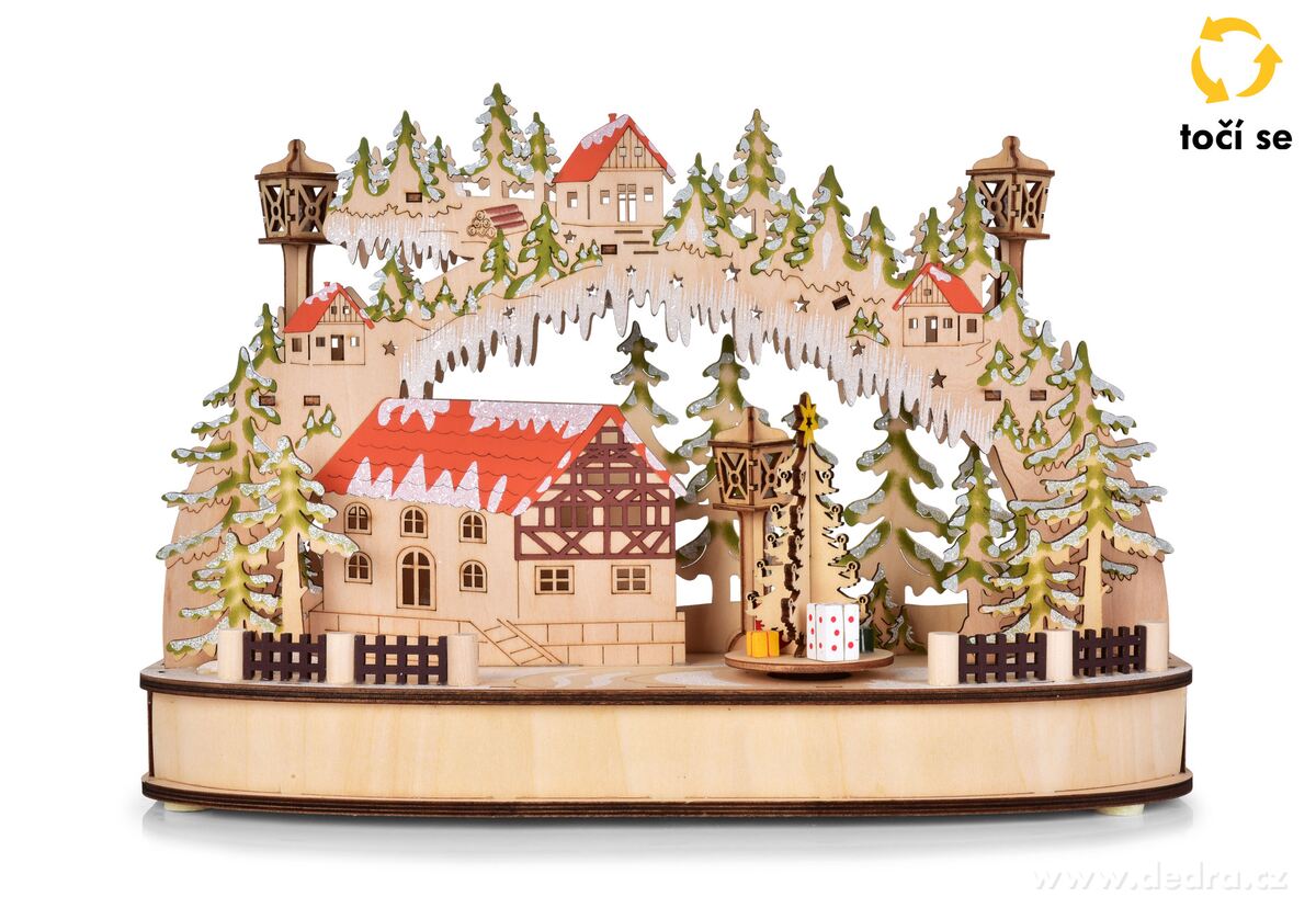 LESNÍ VESNIČKA, dřevěná LED dekorace s otočným vánočním stromkem, šířka 35 cm – náhled 3 | Grand Móda