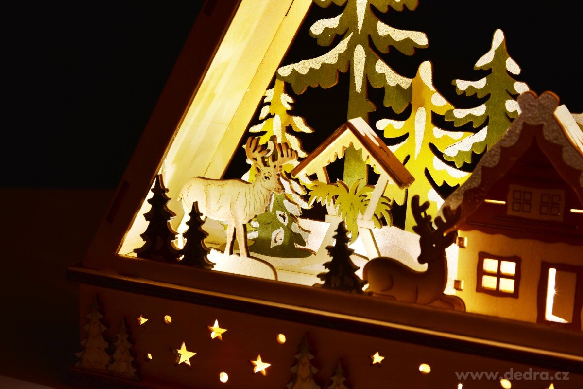 HORSKÉ LESNÍ ZÁTIŠÍ, dřevěná LED dekorace se zasněženou scenérií, šířka 35 cm – náhled 4 | Grand Móda