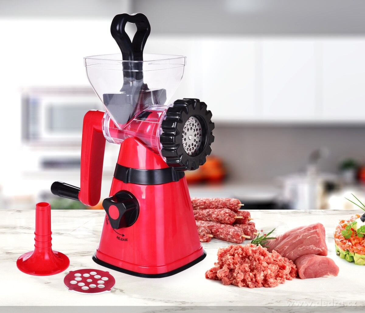 GOLEM, velký ruční mlýnek na maso, dva mlecí disky, nástavec na klobásy a přísavka – náhled 3 | Grand Móda
