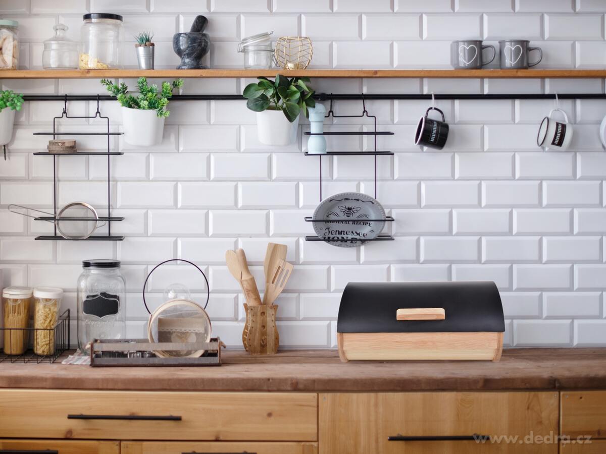 34 cm BAMBUSOVÝ CHLEBNÍK s kovovým odklápěcím víkem GoEco® – náhled 4 | Grand Móda