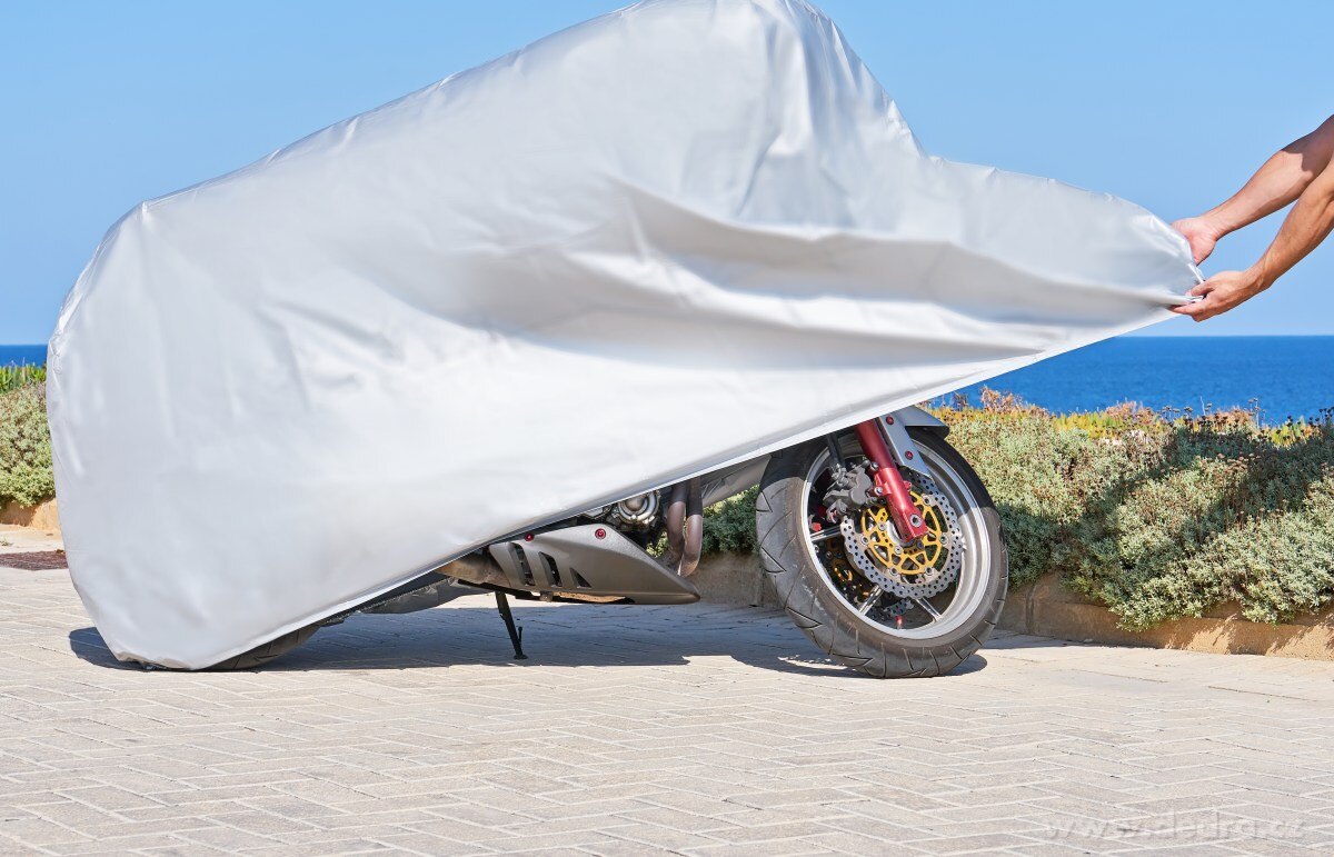 BIKE, XL ochranná plachta na kolo, moped nebo skútr, nepromokavý potah – náhled 3 | Grand Móda