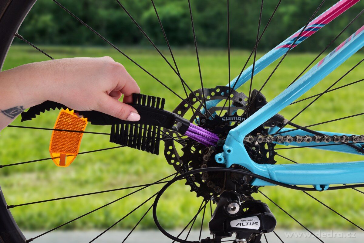 BIKE, Kartáč na čištění jízdního kola, na špínu mezi pastorky a převodníky, na řetěz, 23 cm, ozubený plochý – náhled 3 | Grand Móda