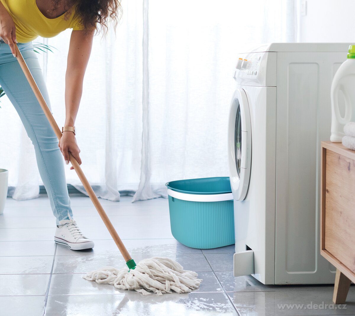 6 L kbelík z odolného plastu s madlem na přenášení – náhled 3 | Grand Móda