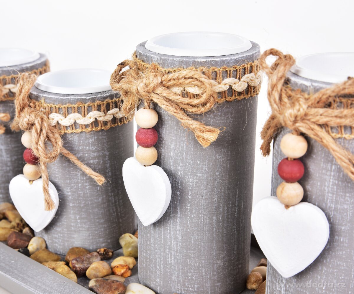 38 cm sada 4 svícnů na dřevěném podstavci – náhled 3 | Grand Móda