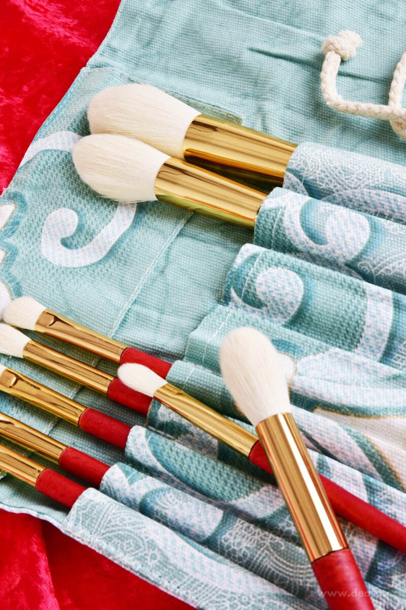 BEAUTY, 9 ks profesionálních přírodních štětců na make-up, s látkovým pouzdrem, sada pro líčení, mátová – náhled 5 | Grand Móda