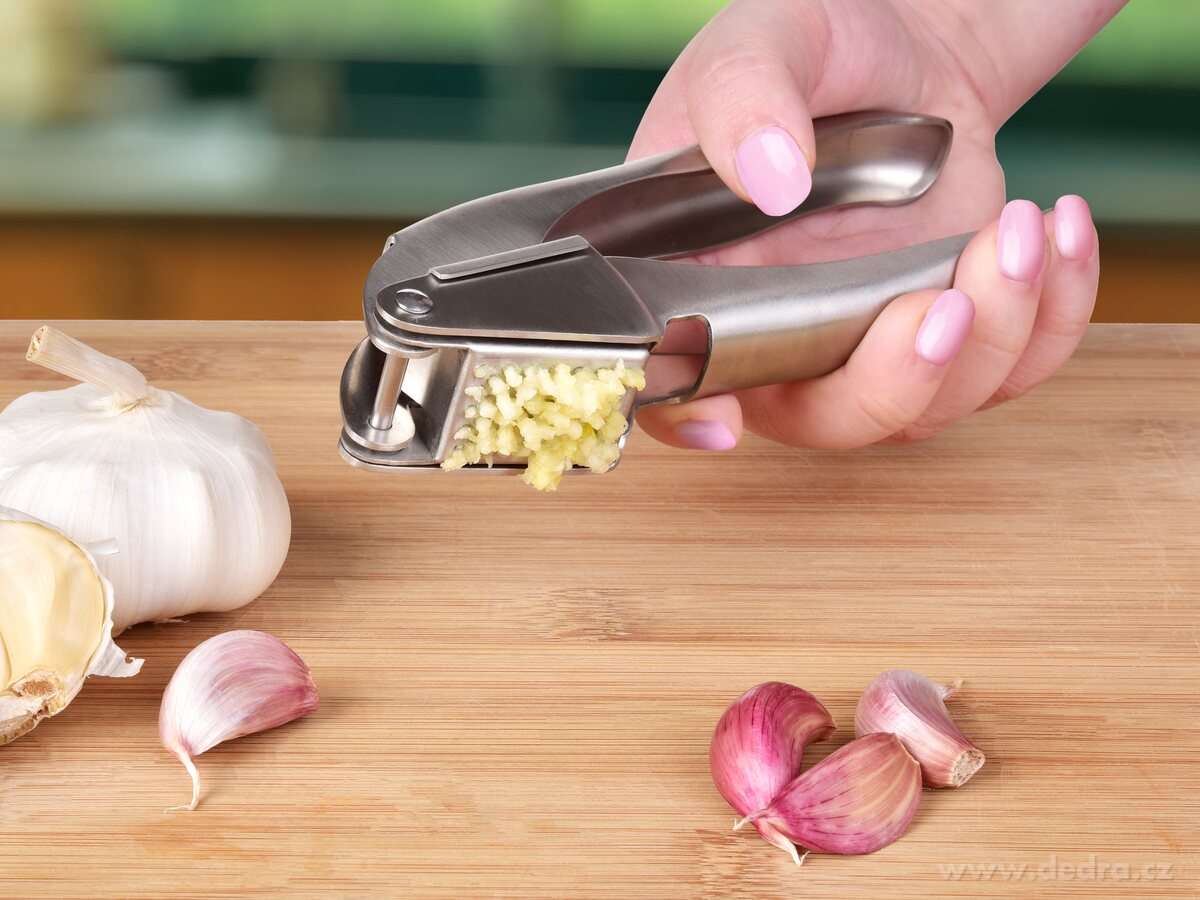 GOURMET, Masivní nerezový lis na česnek, 17 cm, ČESNEKÁTOR, Výklopná lisovací komora