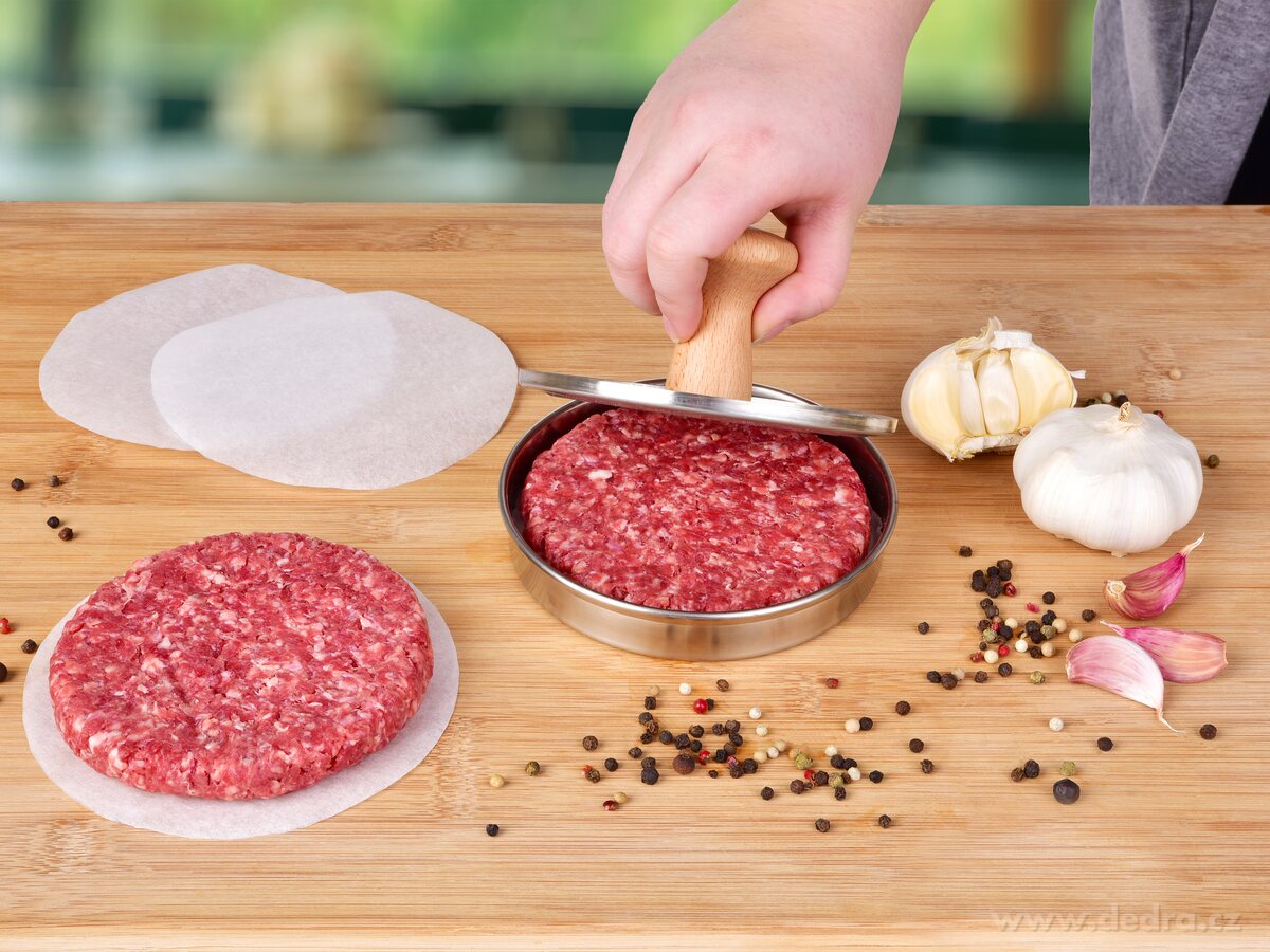 HAMBÁTOR, nerezový masivní lis na hamburgery s dřevěnou rukojetí, Ø 13 cm | Vychytávky na vaření | Grand Móda