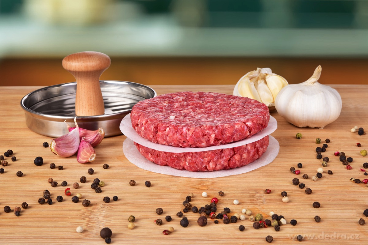 HAMBÁTOR, nerezový masivní lis na hamburgery s dřevěnou rukojetí, Ø 13 cm – náhled 3 | Grand Móda