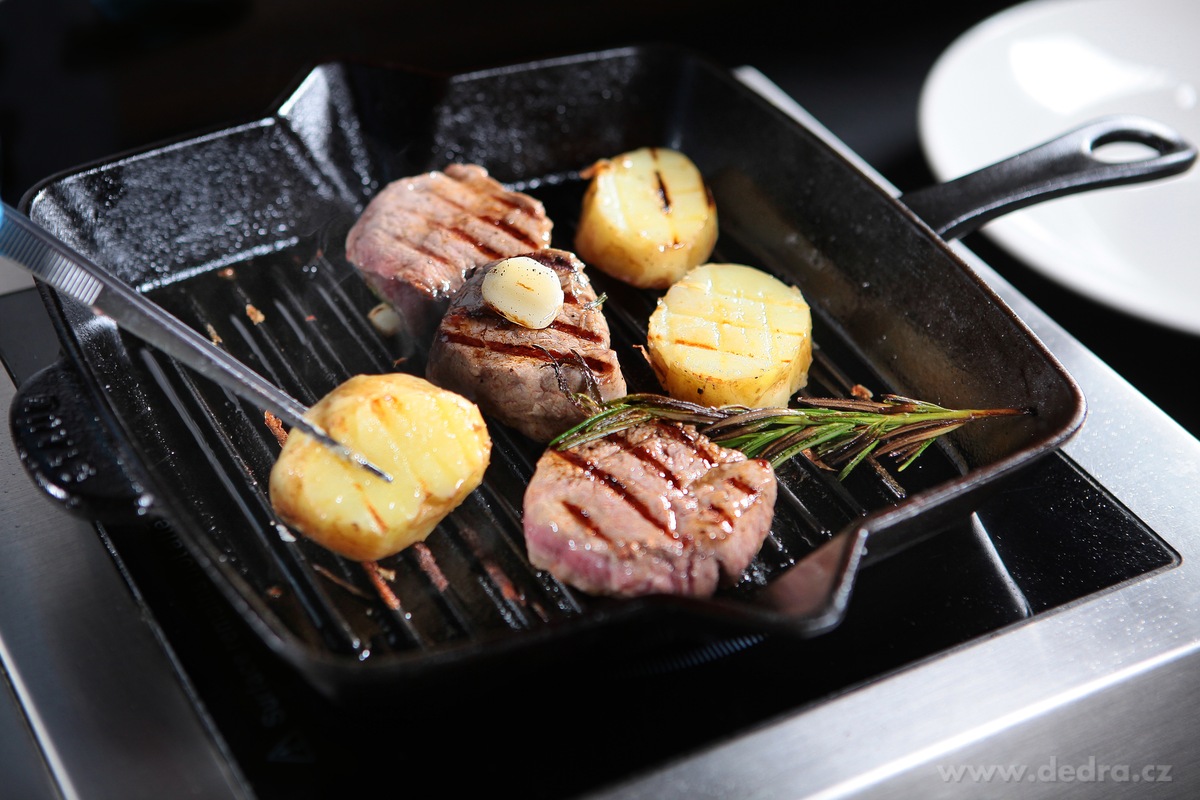 GOURMET, Nerezová kuchyňská pinzeta, 30 cm, Protiskluzové drážky – náhled 4 | Grand Móda