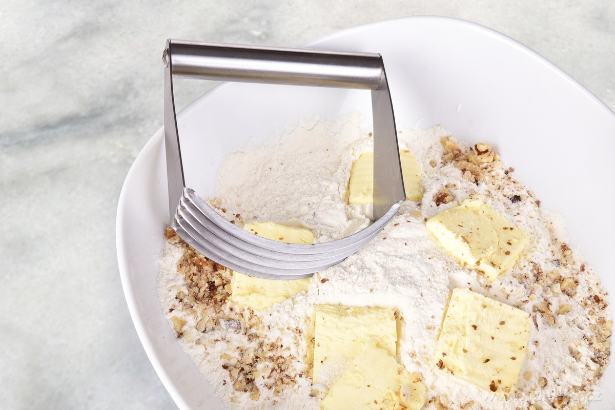 TĚSTOHNĚTÁTOR, ruční nerezový hnětač na těsto – náhled 2 | Grand Móda