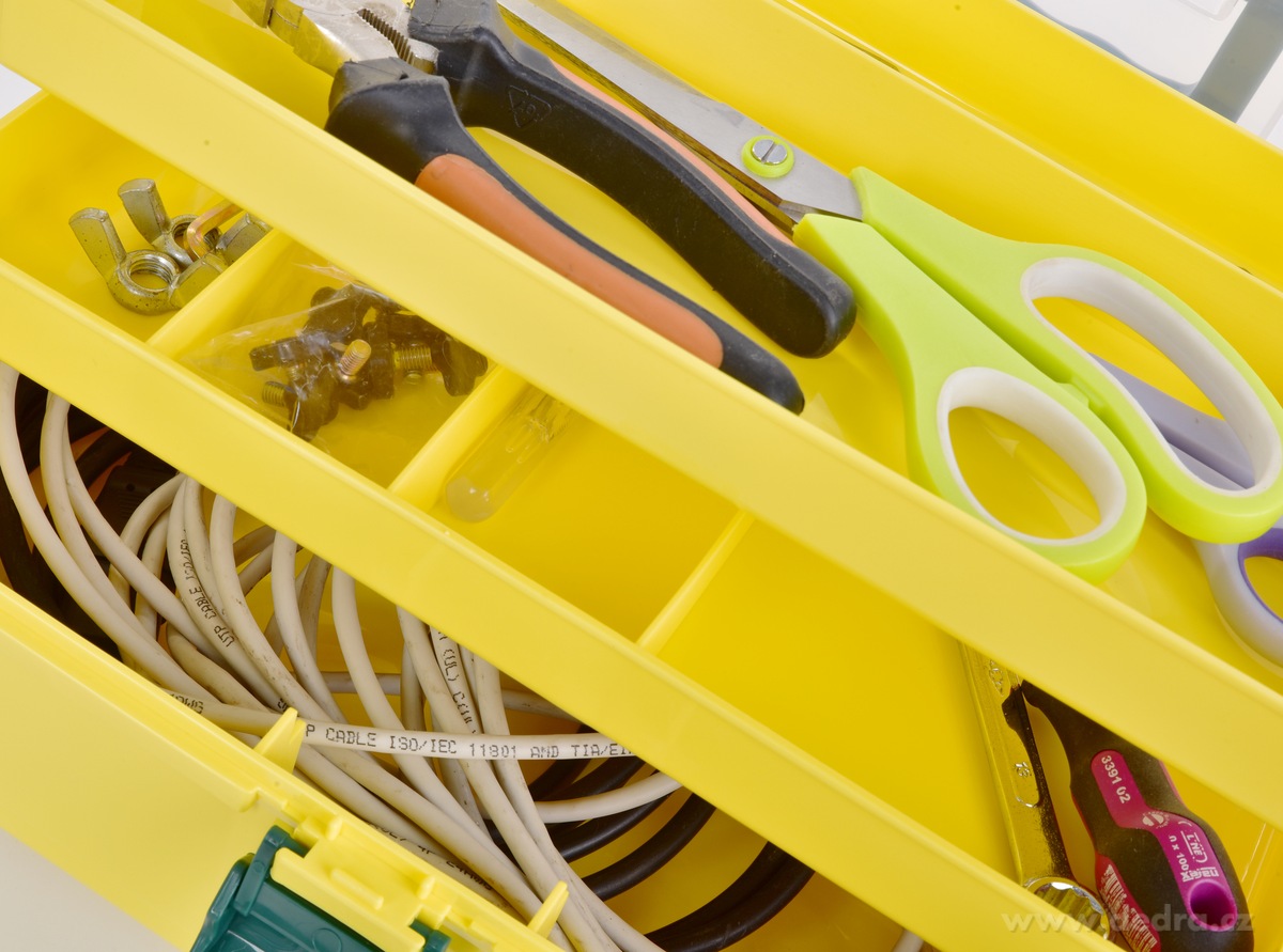 PRAKTIK, Úložný kufr se sklopnou rukojetí, 1 velký prostor + 2 výsuvné přihrádky, 17 cm – náhled 5 | Grand Móda