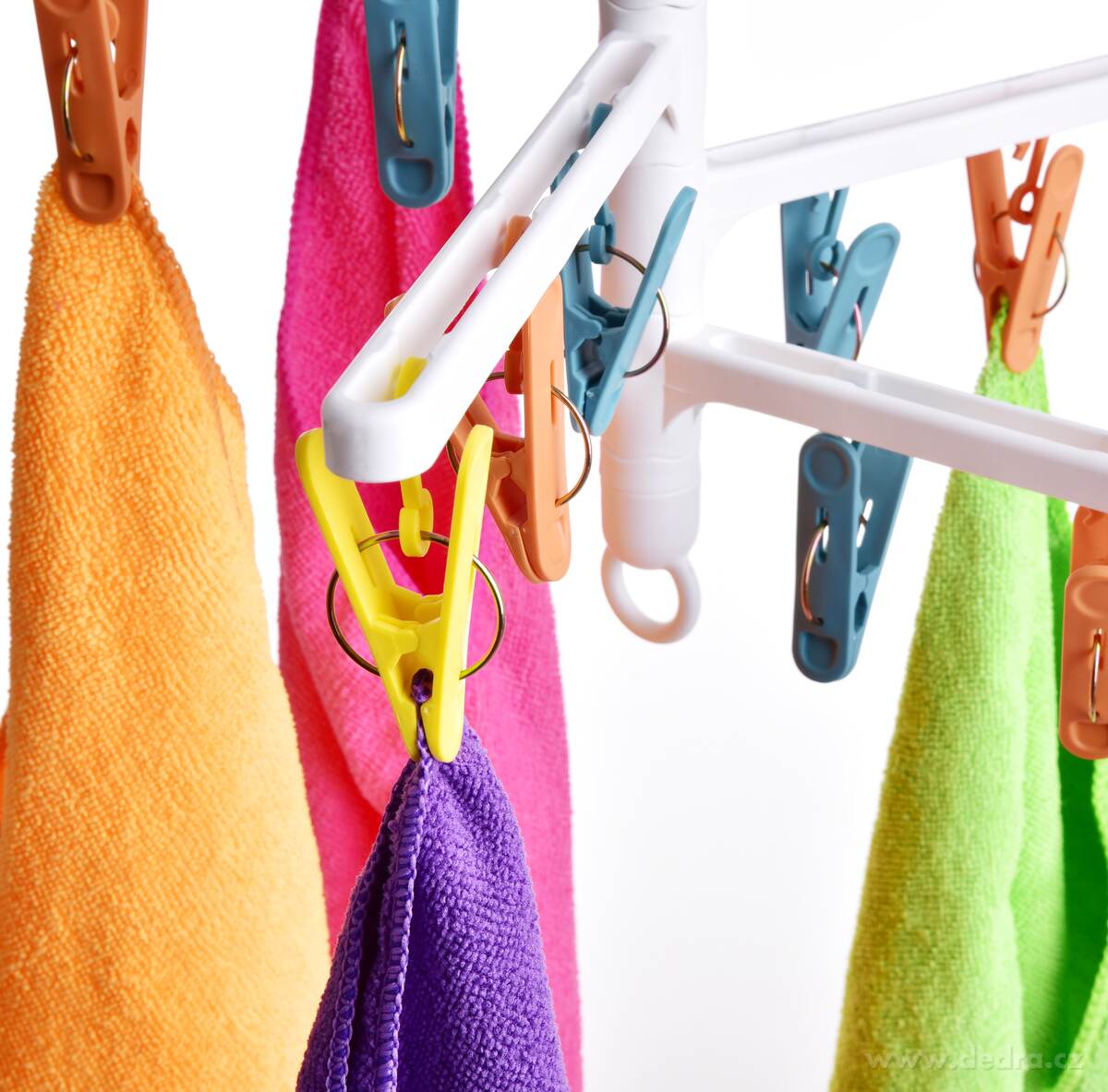 KOLÍČKOVNÍK, závěsný pětiramenný kolotoč s 15 barevnými kolíčky na prádlo – náhled 3 | Grand Móda