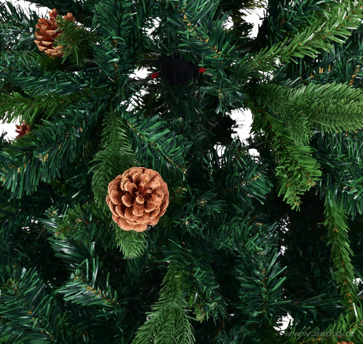 ZELEN├ü JEDLE CEREMONY SE ┼áI┼áKAMI | 210 cm um─Ťl├Ż v├íno─Źn├ş stromek se stojanem | 3D v─Ťtve & realistick├ę ┼íi┼íky - obr├ízek 2 | Dekorace | Grand M├│da