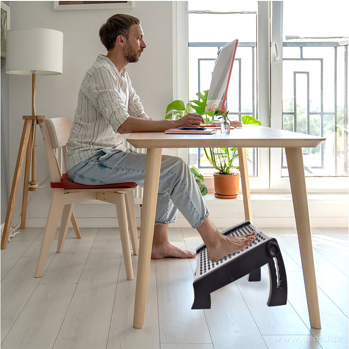 ANATOMIXX┬« | Mas├í┼żn├ş podno┼żka pod nohy | ergonomick├í opora & relaxace | kancel├í┼Ö & dom├íc├ş pracovna - obr├ízek 3 | Stolky a stoli─Źky | Grand M├│da