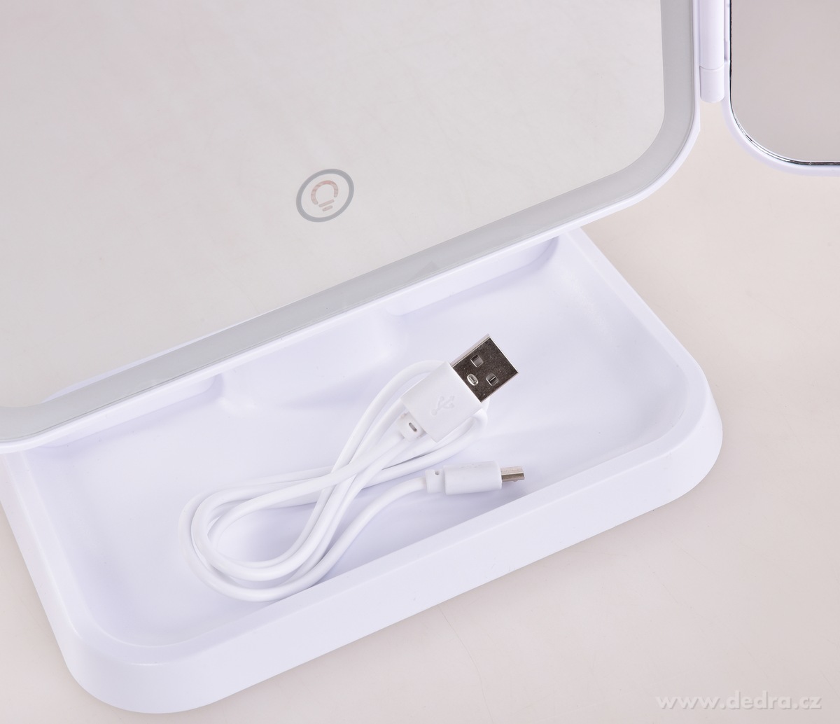 BEAUTY | kouzeln├ę skl├ídac├ş zrcadlo s LED osv─Ťtlen├şm | USB dob├şjen├ş | zv─Ťt┼íovac├ş zrc├ítka | na stojanu - obr├ízek 6 | L├ş─Źen├ş a make up | Grand M├│da