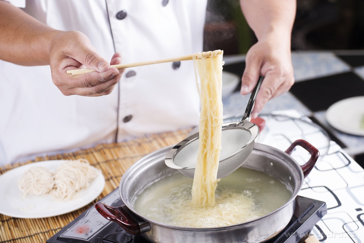 CHEF | nerezov├ę s├ştko cedn├şk s dlouhou rukojet├ş | 16 cm - obr├ízek 3 | GoEco┬« v kuchyni ­čŹâ | Grand M├│da