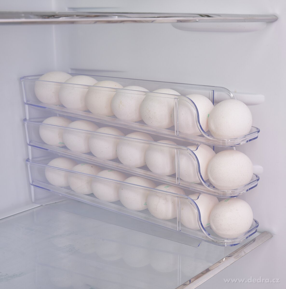 EGGY | Samosp├ídov├Ż box na vaj├ş─Źka 3patrov├Ż | Z├ísobn├şk na vejce do lednice s automatick├Żm posunem - obr├ízek 5 | Na vejce | Grand M├│da