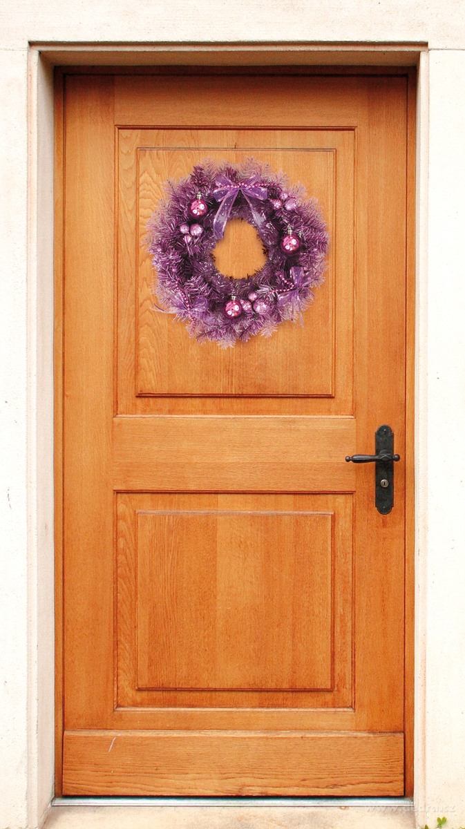 46 cm Velký fialový dekorativní věnec na stěnu nebo na dveře – náhled 3 | Grand Móda