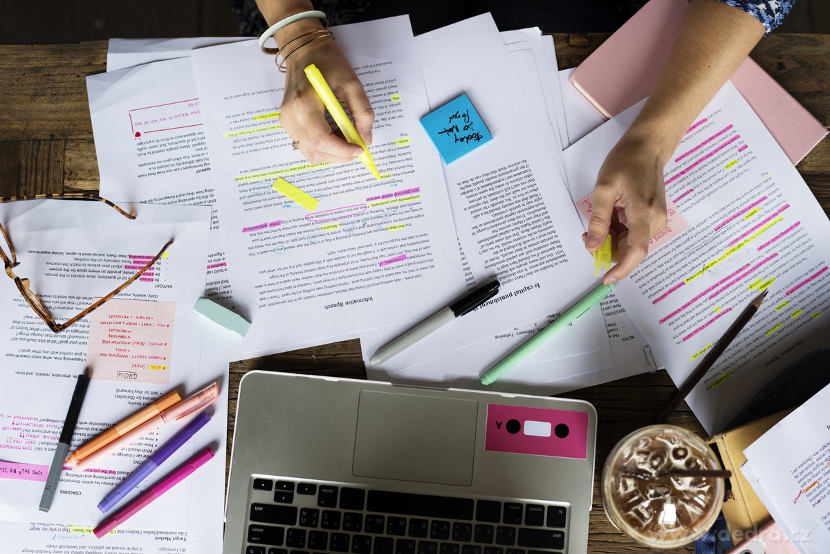 OFFICE, 6 ks oboustranné zvýrazňovače, 2 hroty – plochý & kulatý, pro psaní i zvýrazňování – náhled 3 | Grand Móda