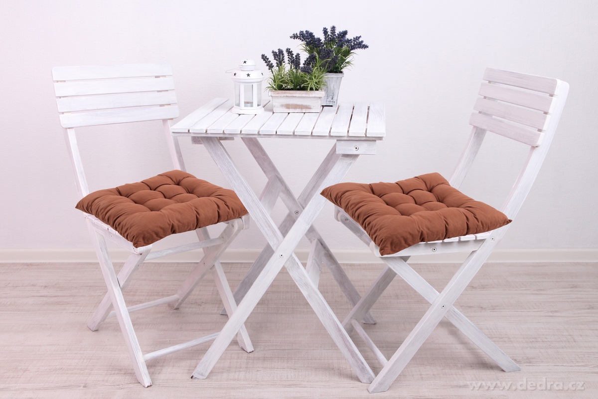 COMFORT, prošívaný sedák na židle & křesla, měkký sedák s vázáním, hnědý, 35 × 35 cm – náhled 4 | Grand Móda