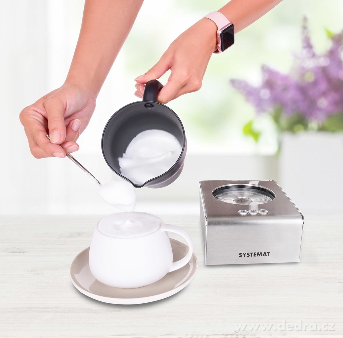 VARMIX MILKY, Indukční šlehač a ohřívač mléka a čokolády, 3 funkce & magnetické nástavce, SYSTEMAT – náhled 3 | Grand Móda
