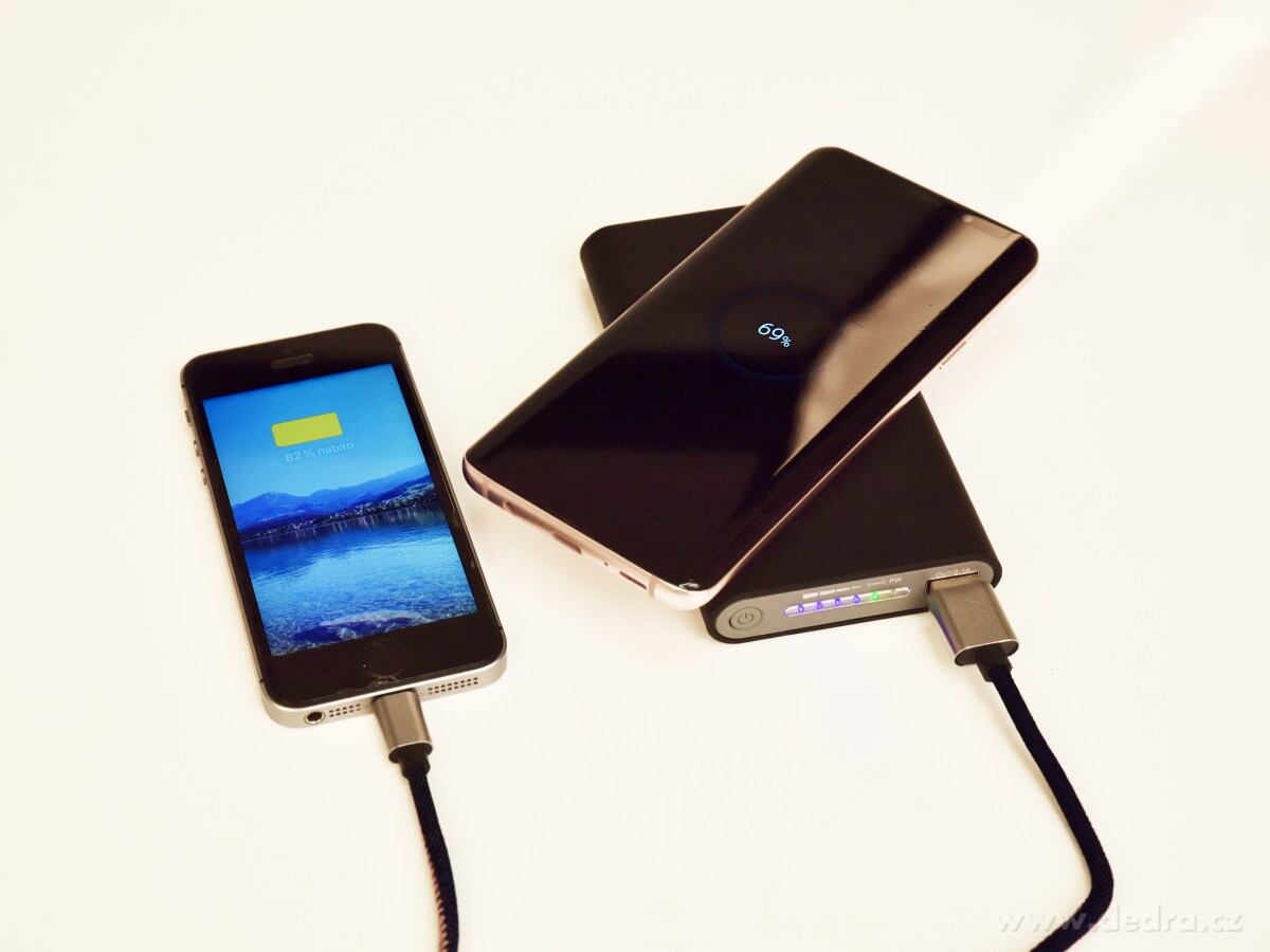 2v1 BEZDRÁTOVÁ POWERBANKA & NABÍJEČKA kapacita 10000 mAh – náhled 3 | Grand Móda