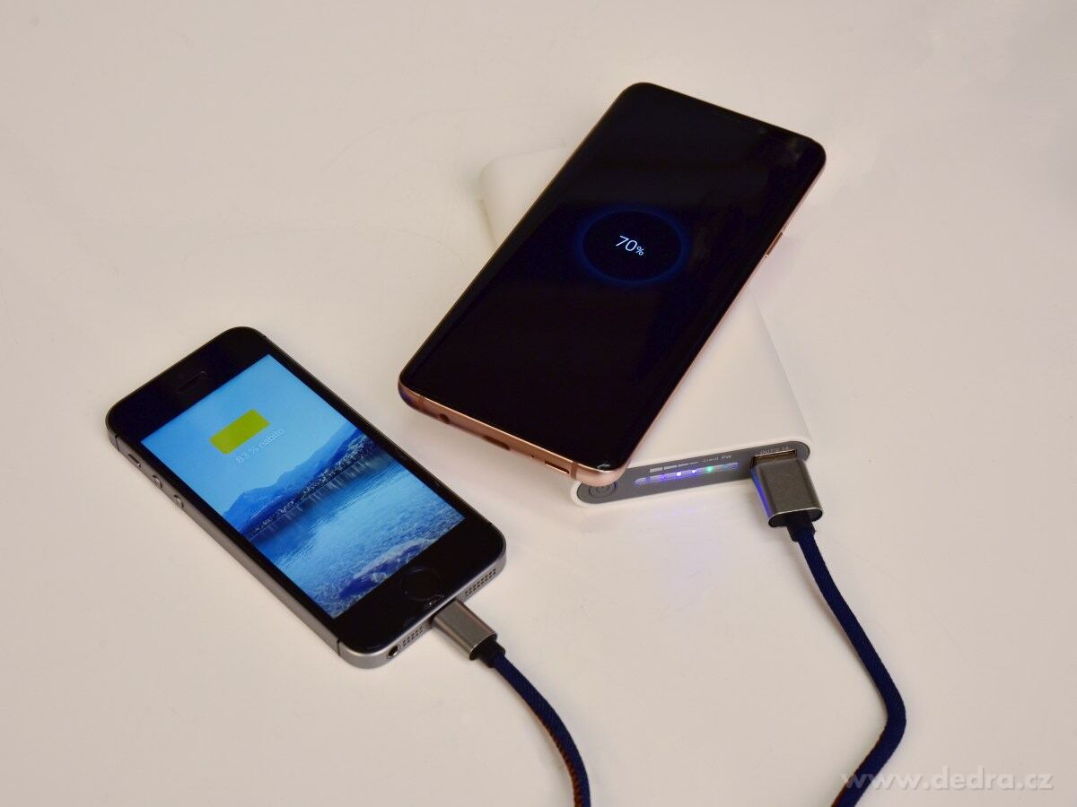 2v1 BEZDRÁTOVÁ POWERBANKA & NABÍJEČKA kapacita 10000 mAh – náhled 3 | Grand Móda