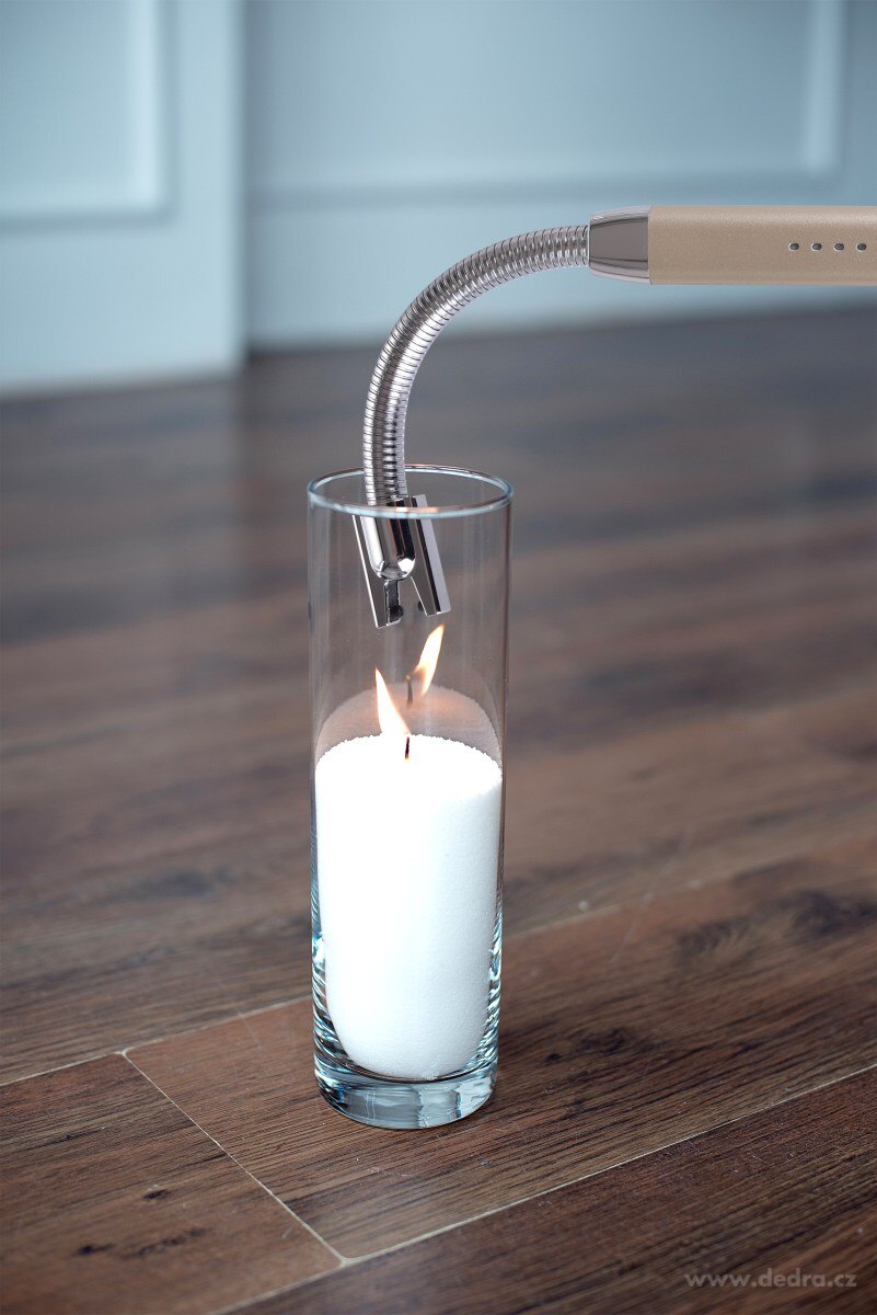 PLASMO, Dobíjecí USB plazmový zapalovač s LED indikátorem & flexibilním krkem, platinový – náhled 4 | Grand Móda