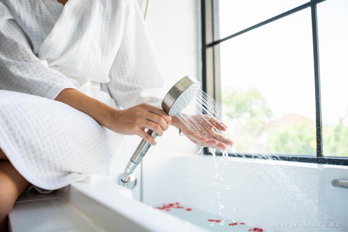 MANDARINE FLORALE | exkluzivn├ş ┼íetrn├Ż sprchov├Ż gel s glycerinem & Aloe vera | 320 ml | FC exclusive - obr├ízek 4 | FC DEDRA exclusive | Grand M├│da