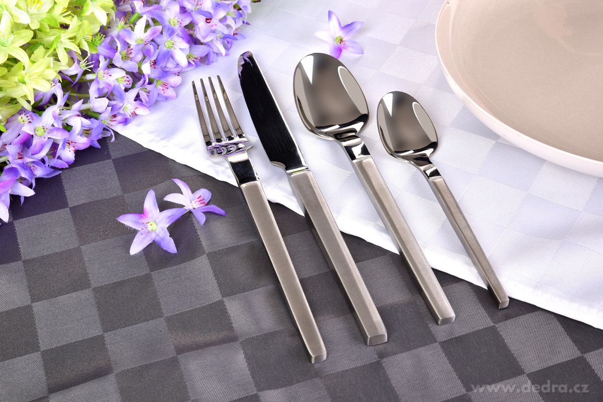 KÁRO žakárový ubrus, 140 x 180 cm – náhled 4 | Grand Móda