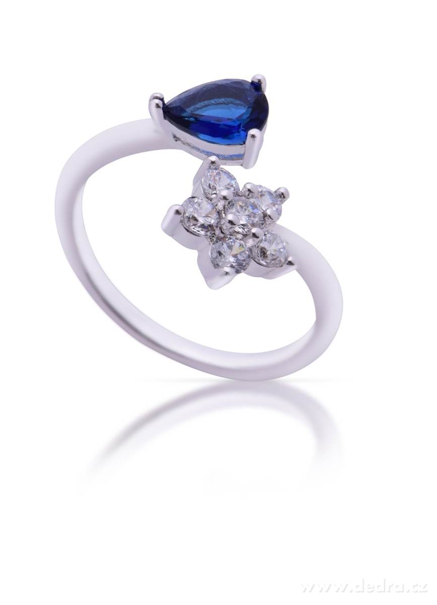 Prsten se zirkony, barva safíru
