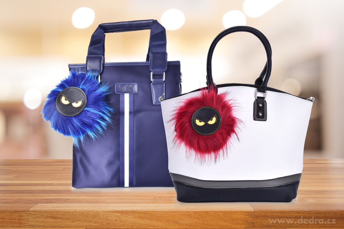REBELITO® kožešinový přívěšek na kabelku – náhled 3 | Grand Móda