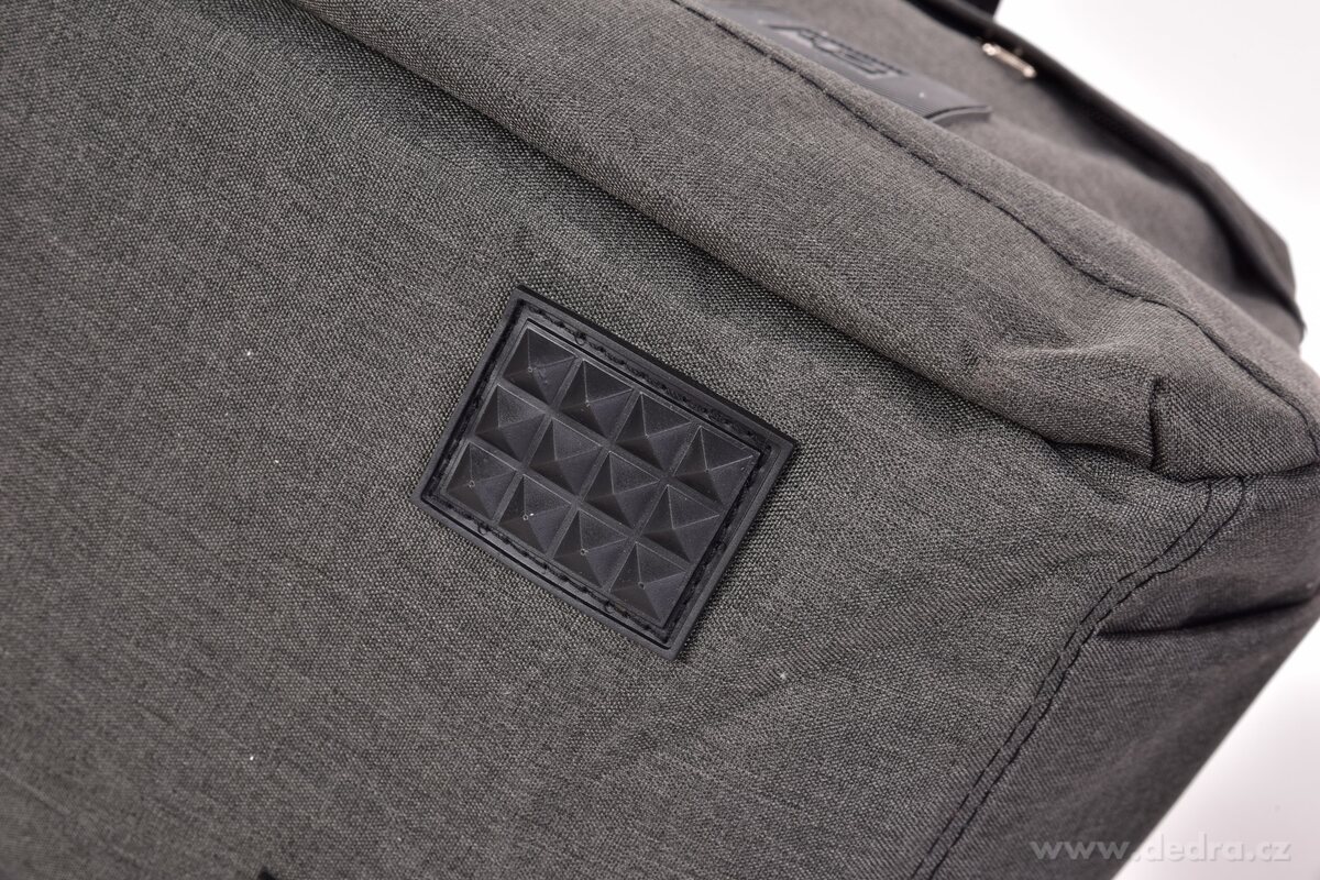 FC BLACK BADGE SPORT & WEEKENDER | cestovn├ş & sportovn├ş ta┼íka 50 cm | antracitov├í - obr├ízek 5 | Ta┼íky na cesty a sport | Grand M├│da