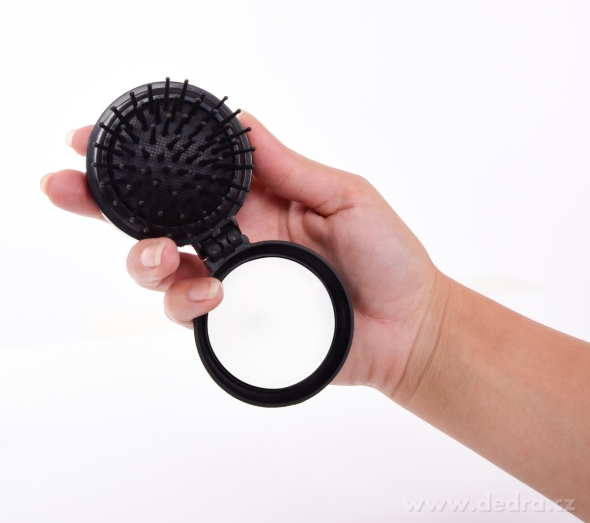 BEAUTY, cestovní zrcátko s kartáčem 2v1, skládací kapesní provedení – náhled 4 | Grand Móda